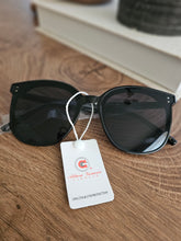 Load image into Gallery viewer, OVERSIZED BUTTERFLY GRADIENT SUNGLASSES
