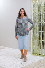 Load image into Gallery viewer, REG. &amp; PLUS LIGHT MIDI DENIM SKIRT
