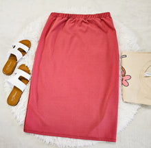 Load image into Gallery viewer, REG. &amp; PLUS MAUVE PENCIL SKIRT
