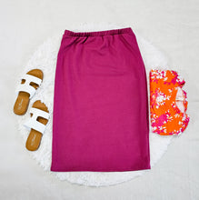 Load image into Gallery viewer, REG. &amp; PLUS MAGENTA PENCIL SKIRT
