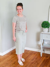 Load image into Gallery viewer, REG. &amp; PLUS FERN MIDI DENIM SKIRT
