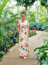 Load image into Gallery viewer, PEACH FLORAL PRINT MAXI DRESS
