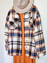 Load image into Gallery viewer, REG. &amp; PLUS PLAID POCKETED TOP
