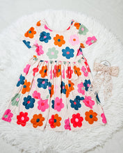 Load image into Gallery viewer, KIDS RETRO FLORAL DRESS
