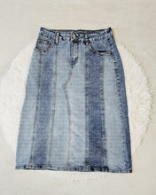 Load image into Gallery viewer, REG. &amp; PLUS VERTICAL PANELING MIDI DENIM SKIRT
