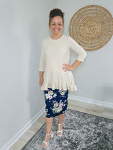 Load image into Gallery viewer, REG. &amp; PLUS NAVY FLORAL PENCIL SKIRT
