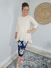 Load image into Gallery viewer, REG. &amp; PLUS NAVY FLORAL PENCIL SKIRT
