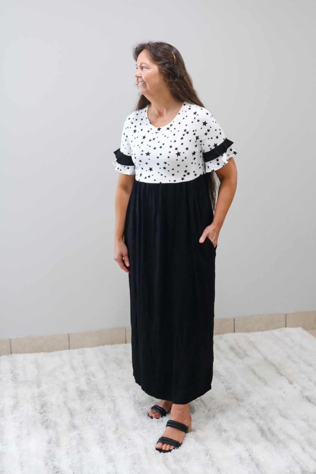 BLACK/WHITE STAR MAXI DRESS