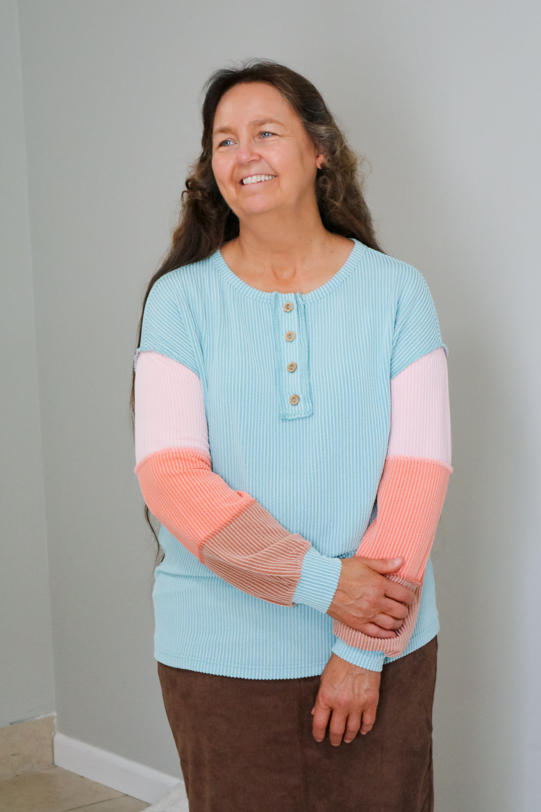 RIBBED KNIT COLORBLOCK TOP