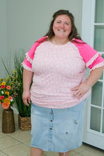 Load image into Gallery viewer, REG. &amp; PLUS PINK PAISLEY PRINT TOP
