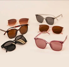 Load image into Gallery viewer, OVERSIZED BUTTERFLY GRADIENT SUNGLASSES

